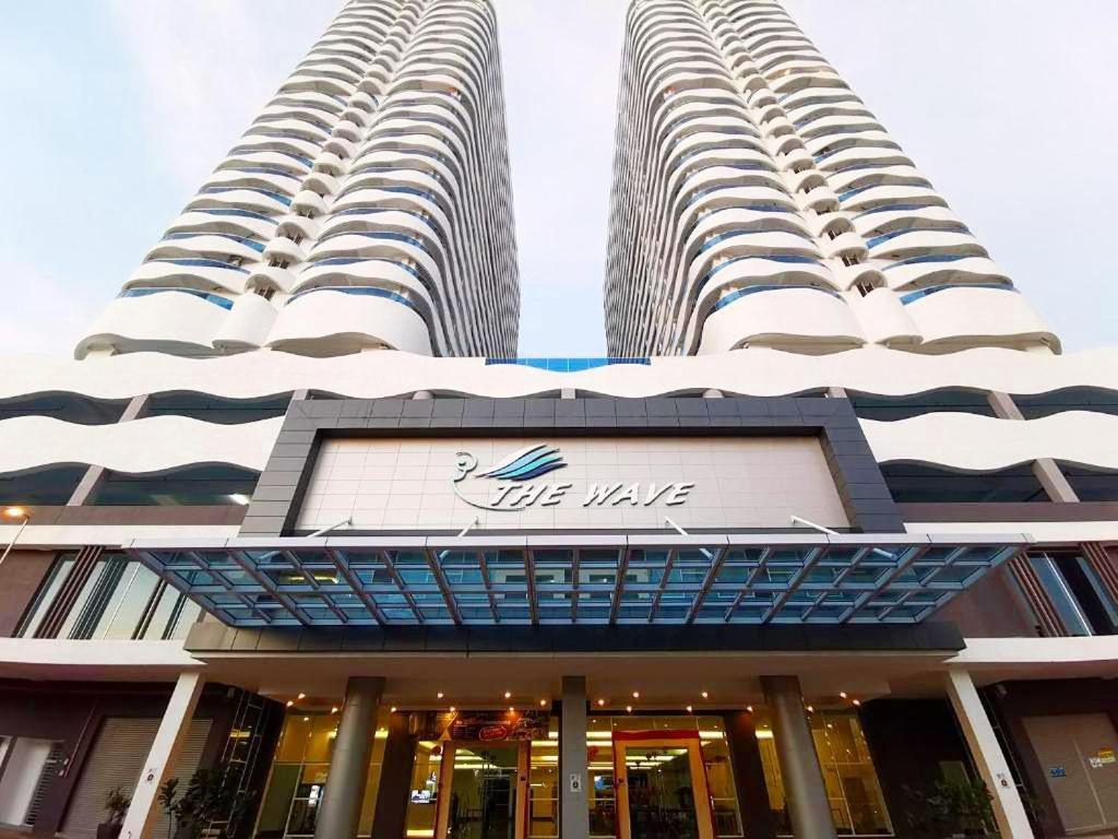 Апартаменты The Wave Melaka 4-6 Pax 5Mins To Jonker Экстерьер фото
